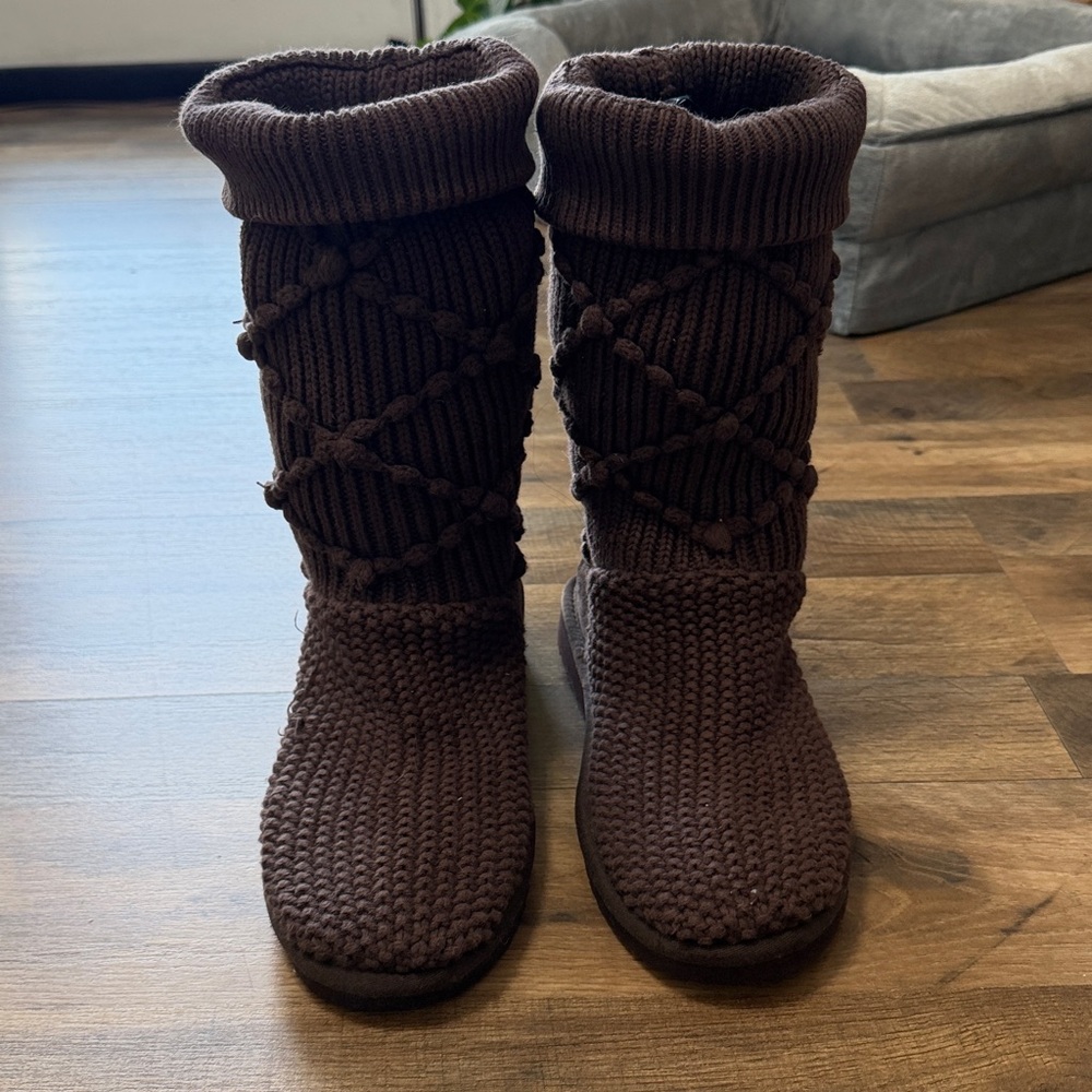 Chocolate Brown UGG Argyle Boots Size 9